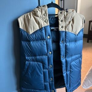Patagonia Blue and Tan Hooded Puffer Vest